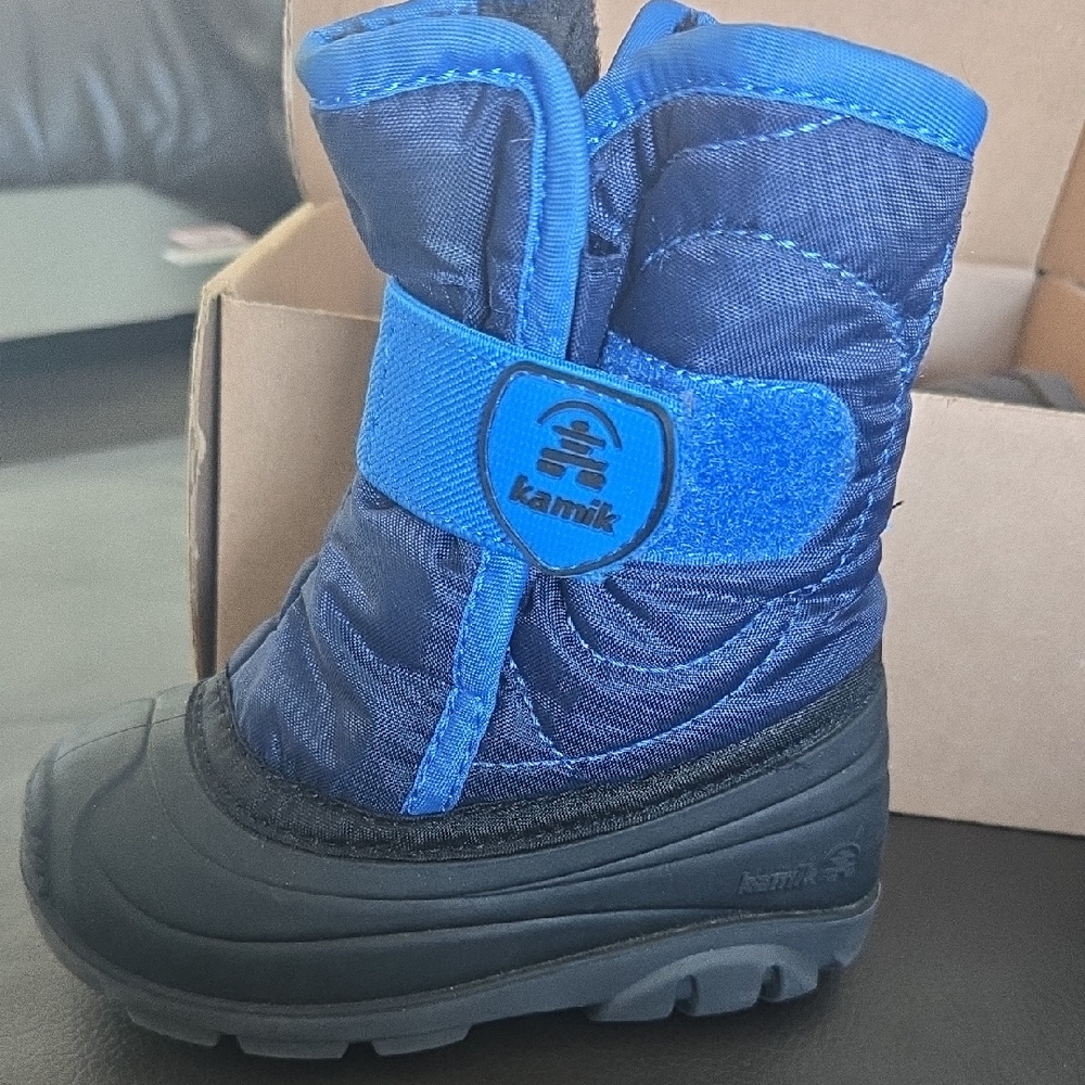 Kamik Kids Navy and Black Snow Boots Excellent Condition